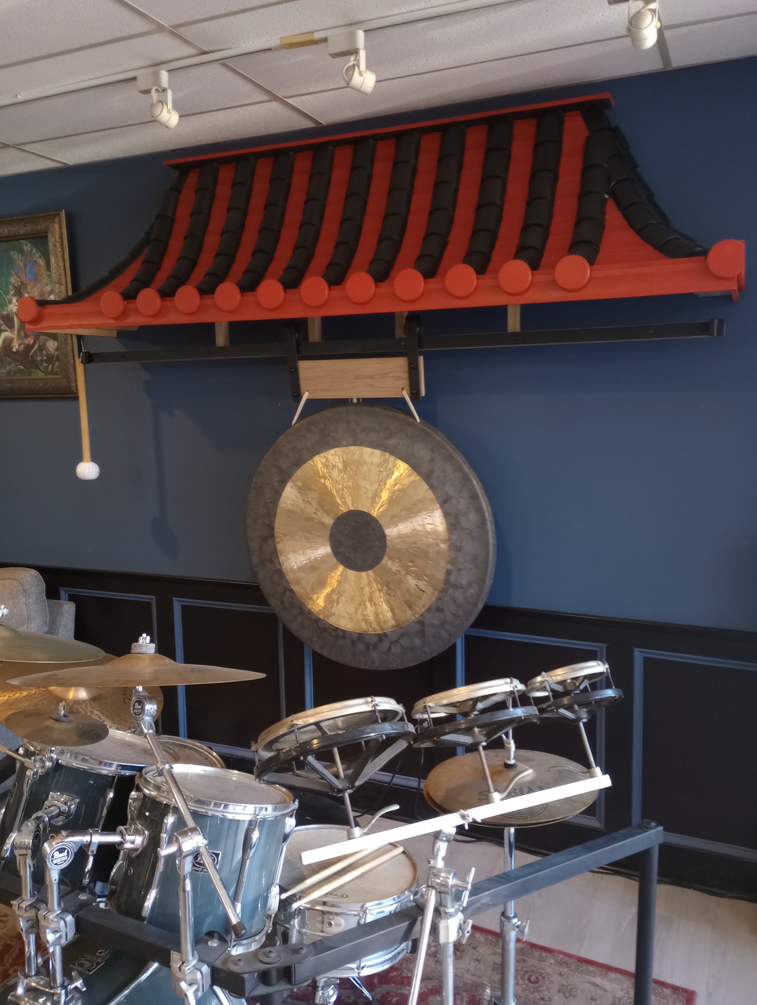 Custom pagoda gong mount